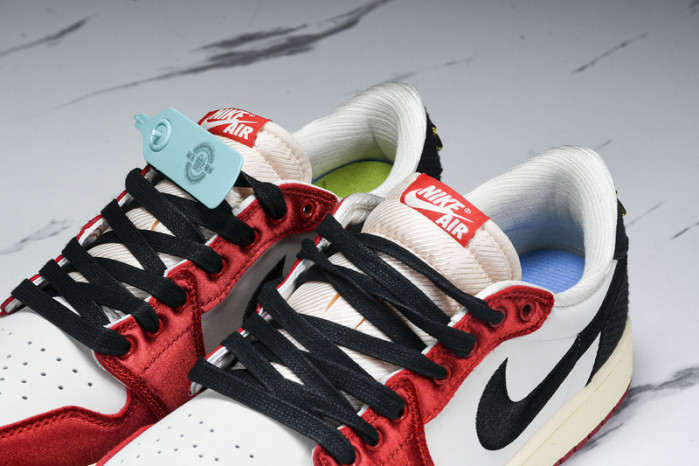 Jordan 1 Retro Low OG Trophy Room Away FN0432-100