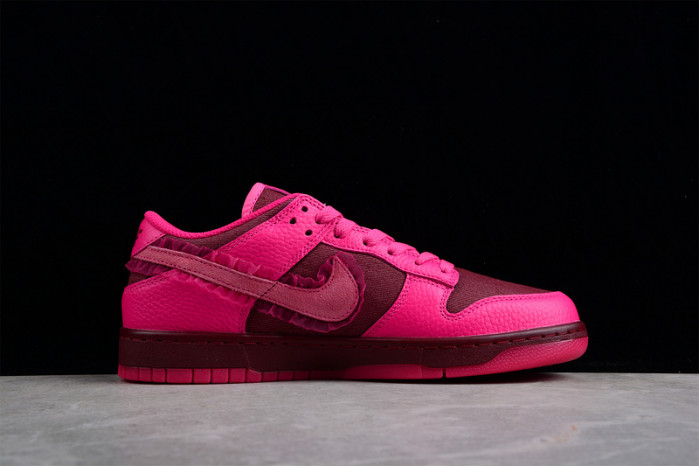 Dunk Low Valentine