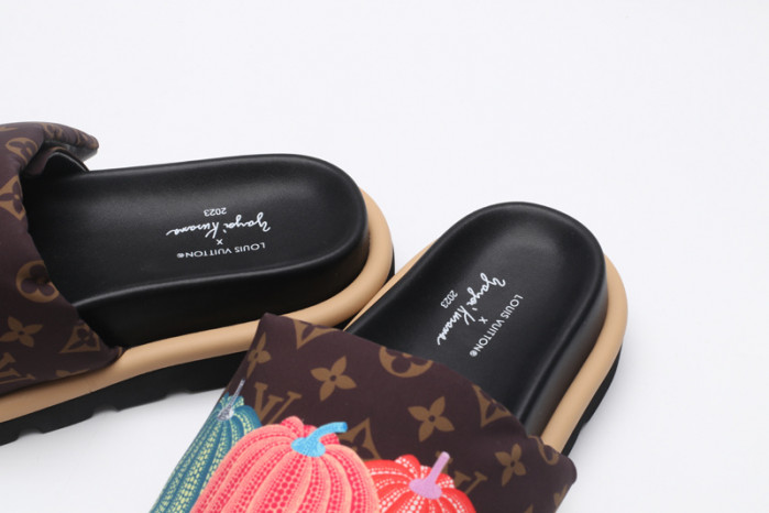 L&V SLIPPERS