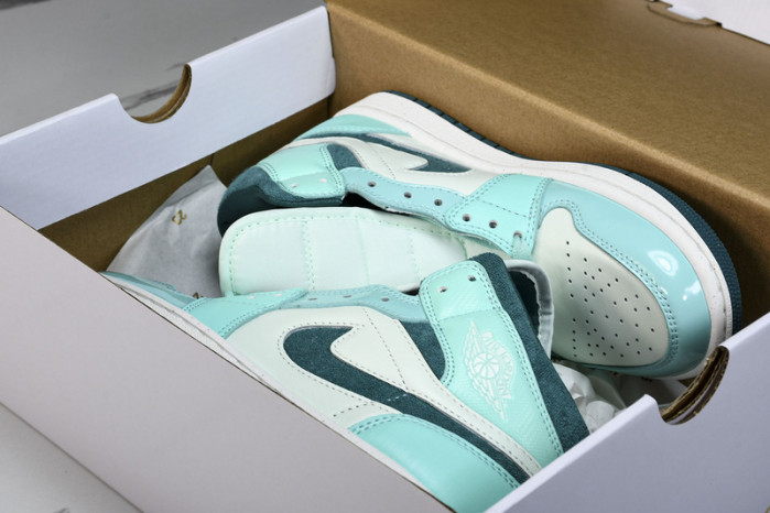 WMNS Air Jordan 1 Mid“Bleached Turquoise” DZ3745-300