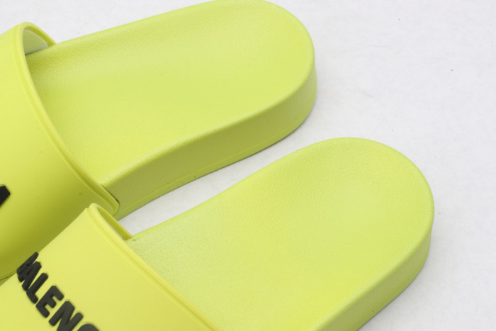 BLEN DESIGNER SLIPPERS