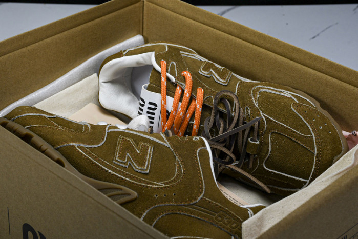 New Balance Mi­u