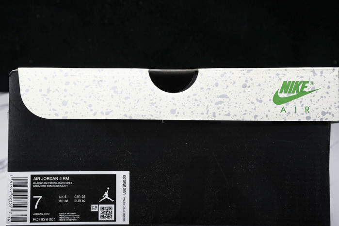 Air Jordan 4 Retro 912853-783902