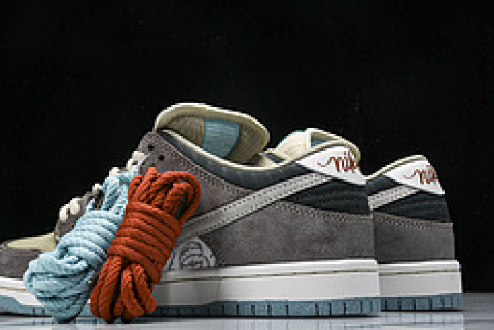 Nike SB Dunk Low “Big Money Savings” FZ3129-200