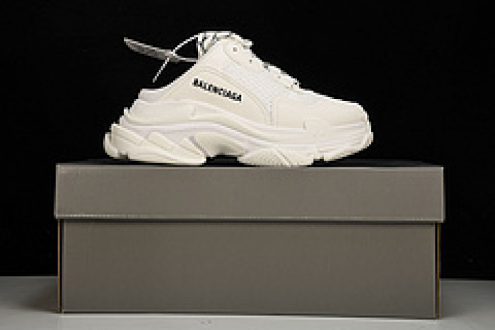 BALENCIAGA TRIPLE S W2F5-0125