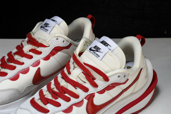 Sacai x Nk VaporWaffle 3.0 DD1875110