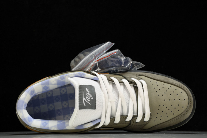 CONCEPTS x NK SB Dunk Low Pro OG QS BV1310-105