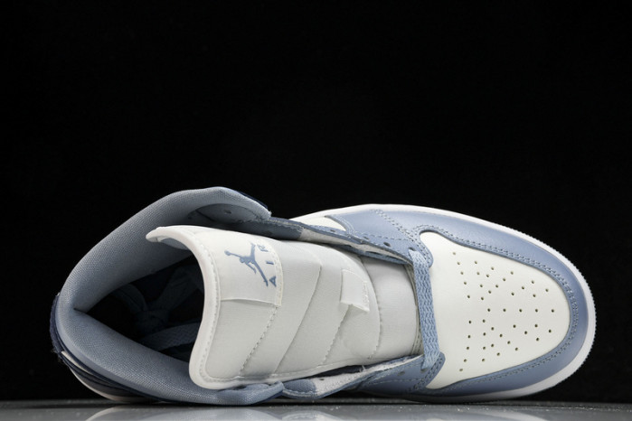 WMNS AIR JORDAN 1 MID BQ6472-140