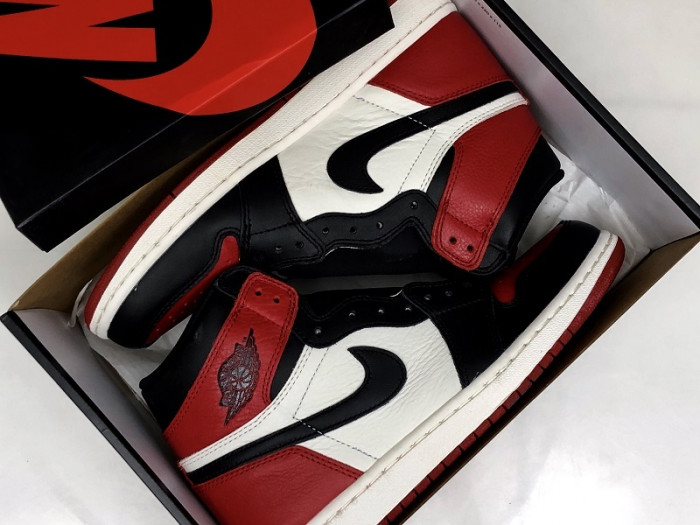 AIR JORDAN 1 RETRO HIGH BRED TOE OG 555088-610