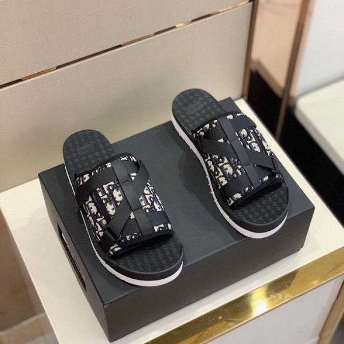 DO DESIGNER SLIPPERS