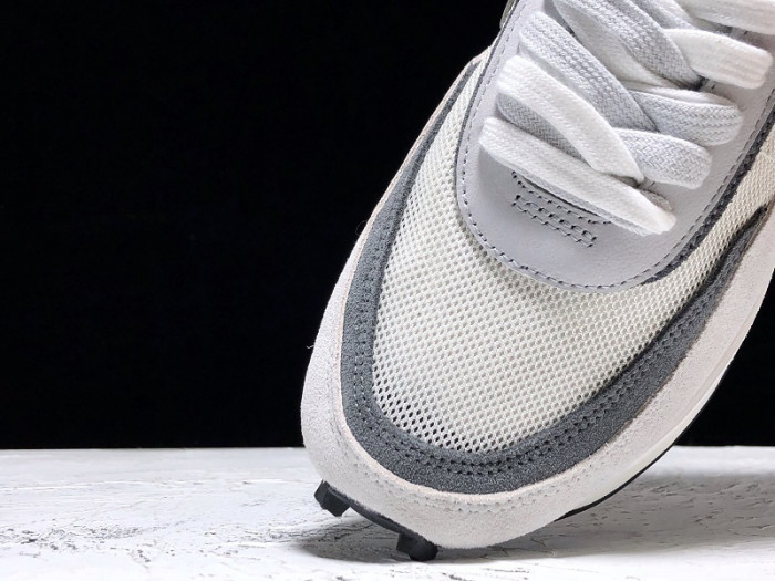 Nike LD Waffle sacai Summit White BV0073-100