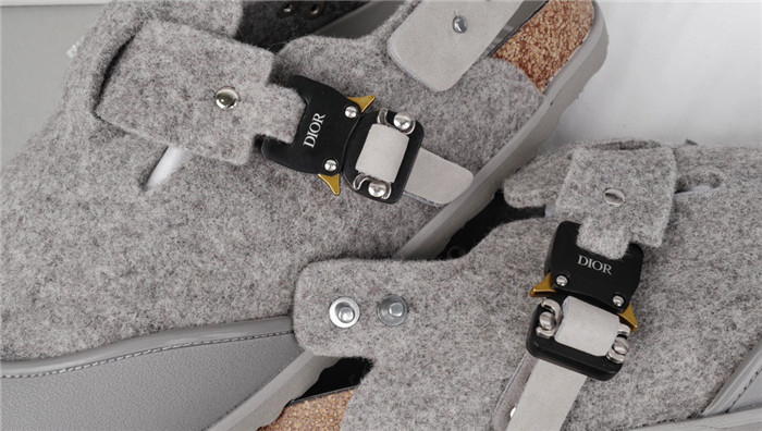 DO DESIGNER SLIPPERS