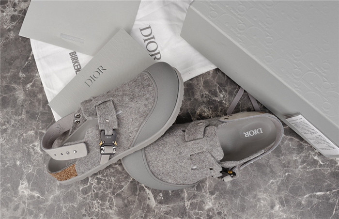 DO DESIGNER SLIPPERS