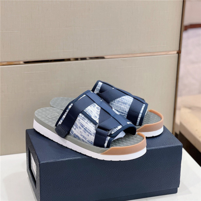 DO DESIGNER SLIPPERS