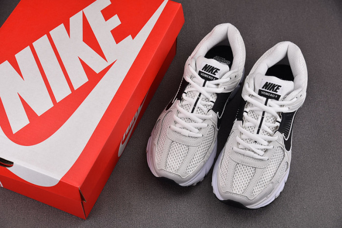 NK Air Zoom Vomero 5 White Black FB9149-101