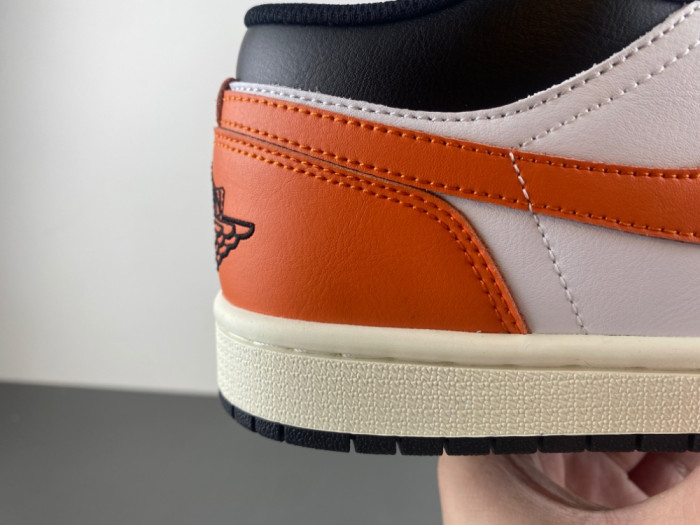 Air Jordan 1 Low 555558-081