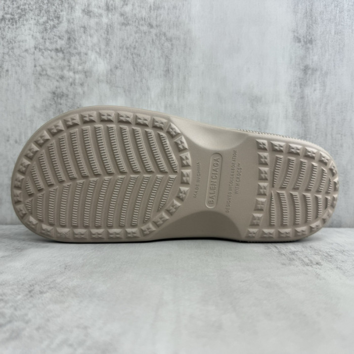 BLEN DESIGNER SLIPPERS