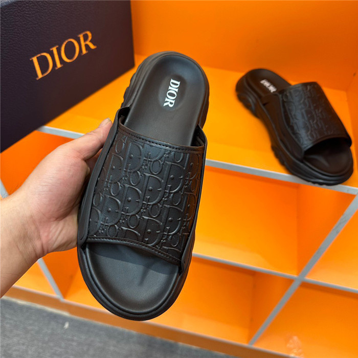 DO DESIGNER SLIPPERS