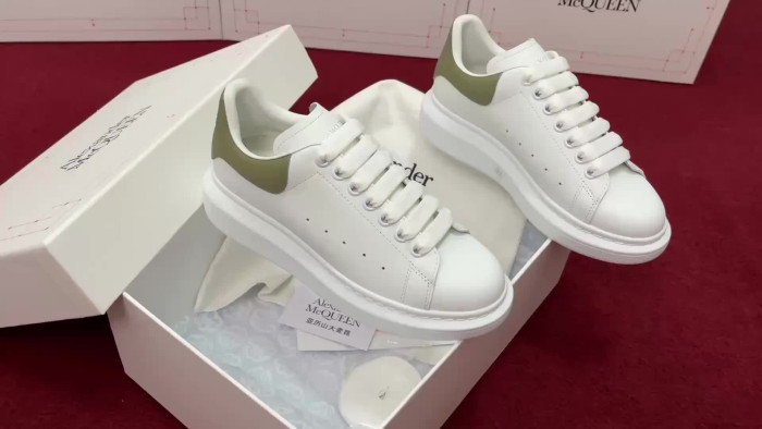 Alexander McQueen sneaker