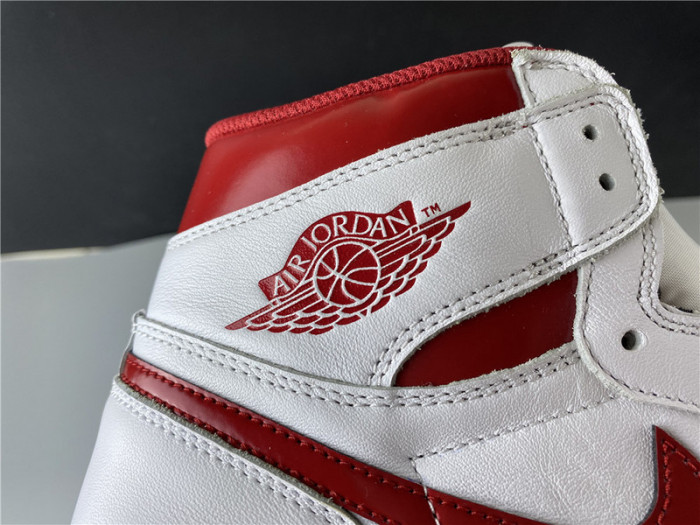 Jordan 1 Retro Metallic Red (2017) 555088-103