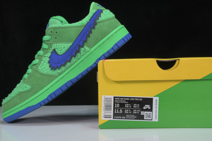 Grateful Dead x Nike SB Dunk Low “Green Bear” CJ5378-300
