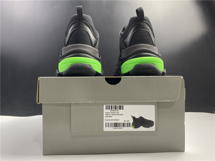 BLEN Triple S black and green balenciaga 541624 W09OL 399