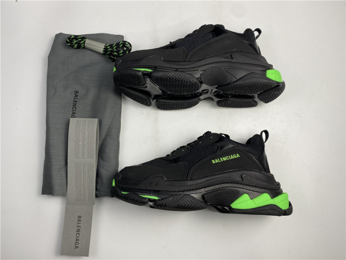 BLEN Triple S black and green balenciaga 541624 W09OL 399