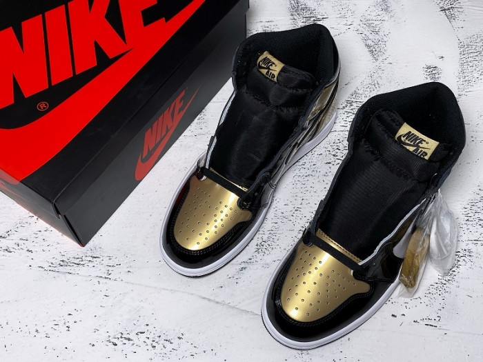 AIR JORDAN 1 RETRO HIGH OG NRG "GOLD TOE" 861428-007