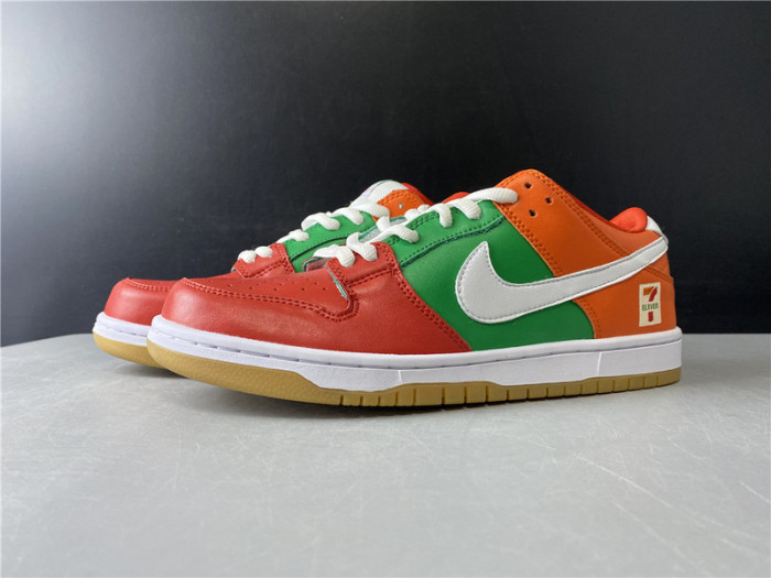 Nike SB Dunk Low 7 Eleven 7-11