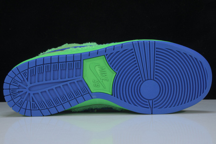 Grateful Dead x Nike SB Dunk Low “Green Bear” CJ5378-300