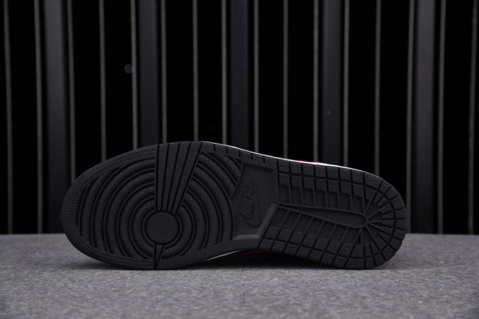 Jordan 1 Mid Reverse Bred 554724-054