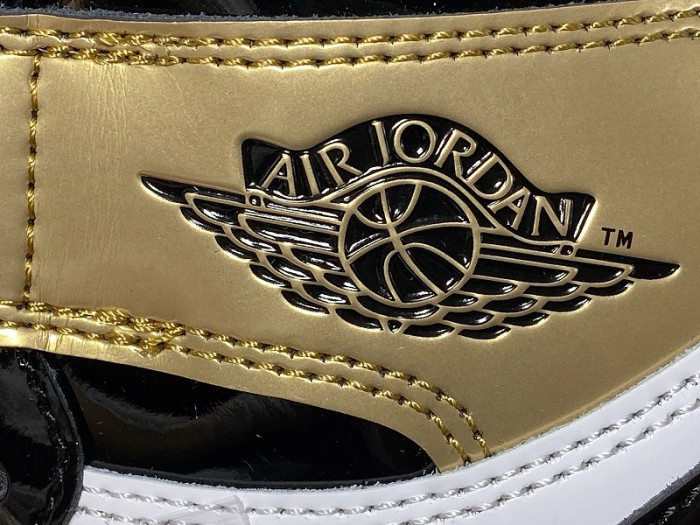 AIR JORDAN 1 RETRO HIGH OG NRG "GOLD TOE" 861428-007