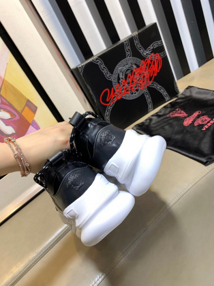 VER DESIGNER SNEAKERS