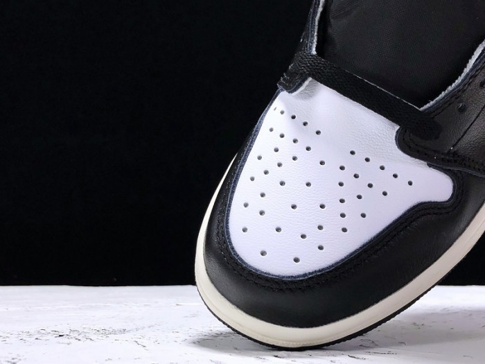 JORDAN 1 RETRO HIGH BLACK GYM RED 555088-061