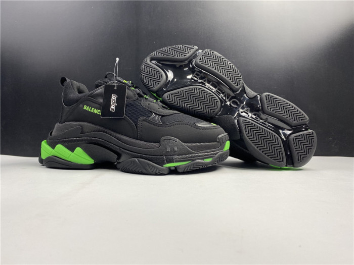 BLEN Triple S black and green balenciaga 541624 W09OL 399
