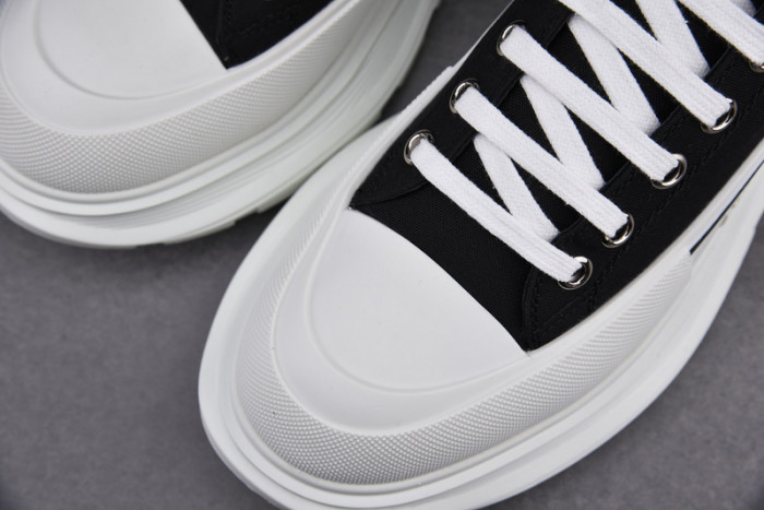 Alexander McQueen Boots black