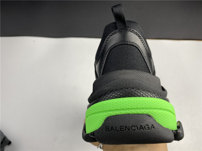 BLEN Triple S black and green balenciaga 541624 W09OL 399