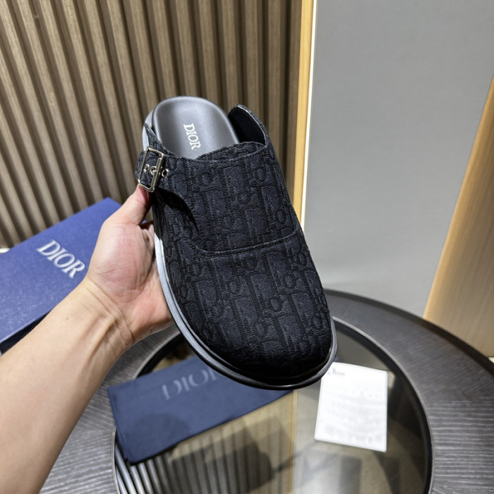 DO DESIGNER SLIPPERS