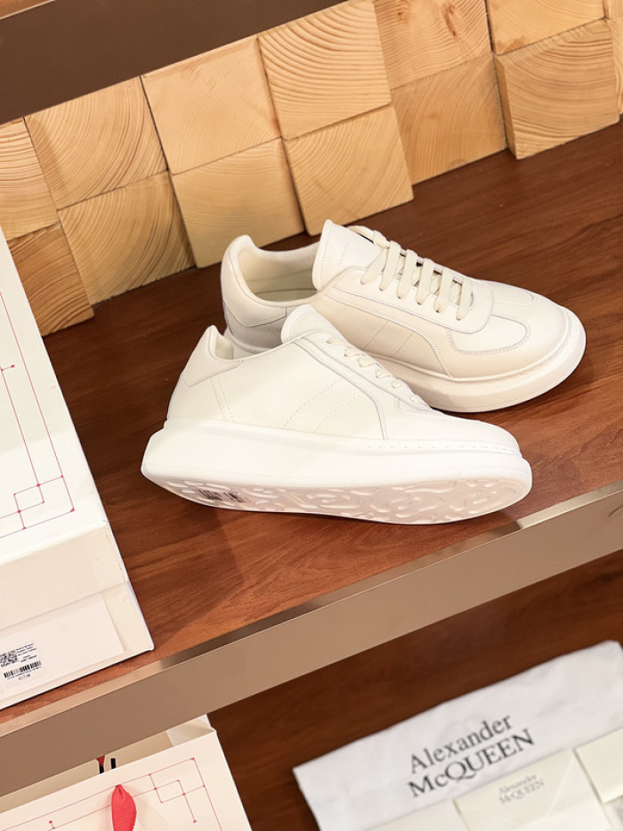 Alexander McQueen sneaker