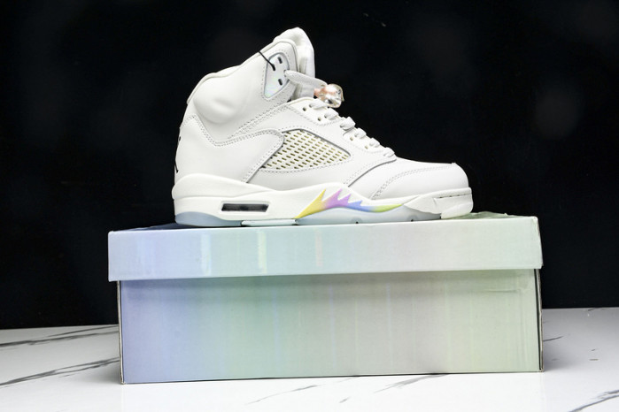 Air Jordan 5 Retro "Light Orewood Brown" HF3183-001