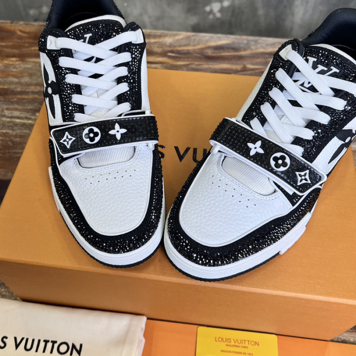 L&V SNEAKERS