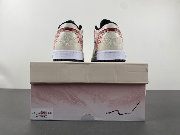 Air Jordan 1 Low 553558-132