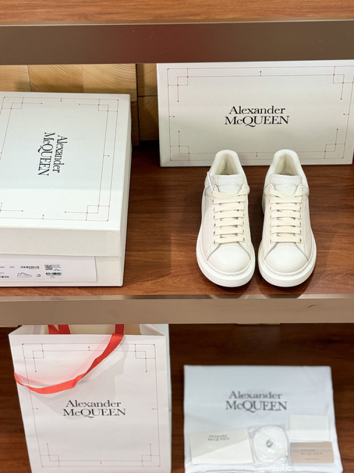 Alexander McQueen sneaker