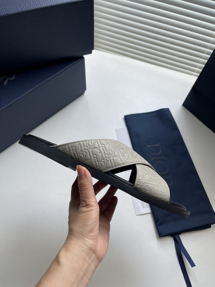 DO DESIGNER SLIPPERS