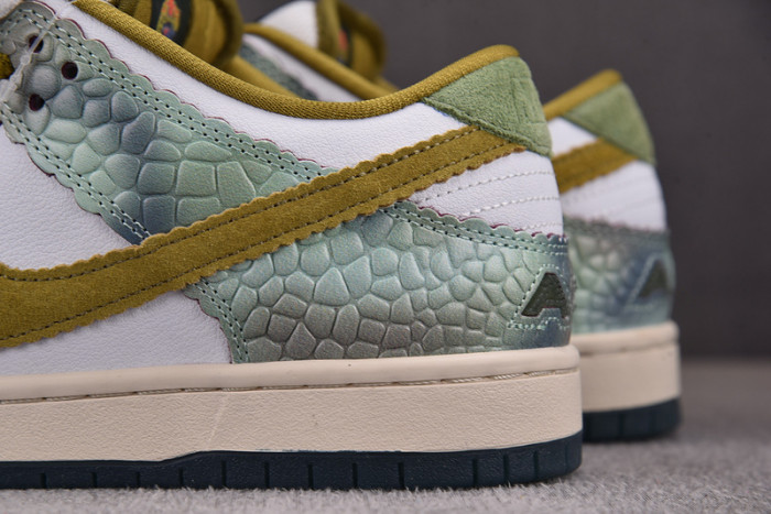 Alexis Sablone x Dunk Low SB 