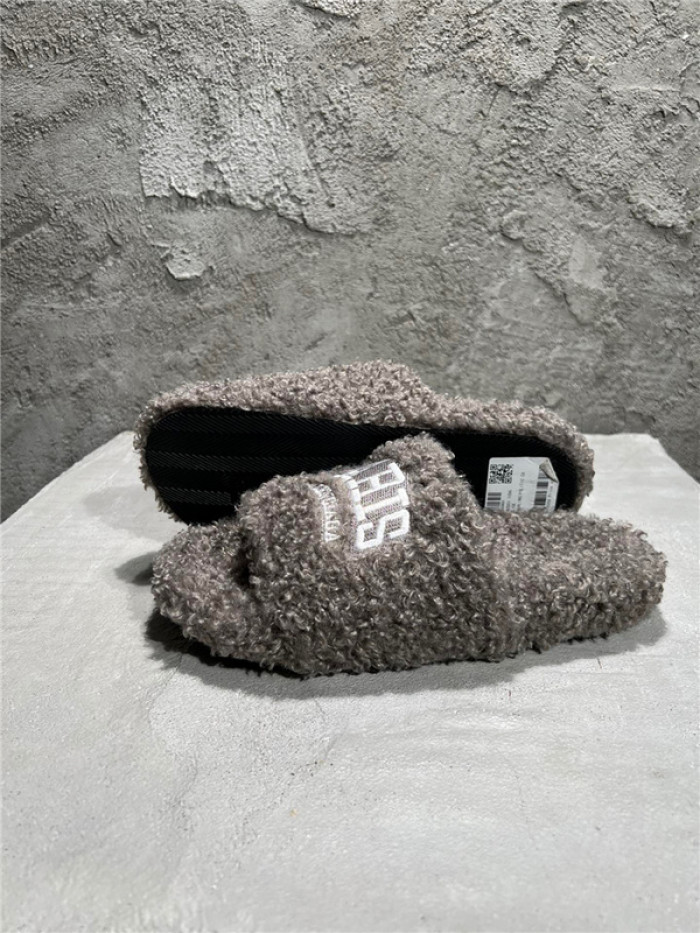 BLEN DESIGNER SLIPPERS