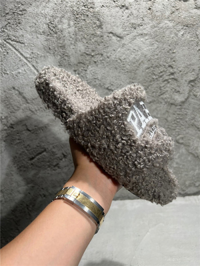 BLEN DESIGNER SLIPPERS