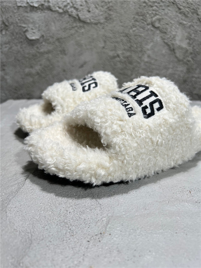 BLEN DESIGNER SLIPPERS