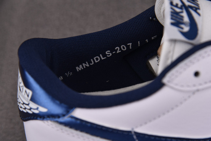 Air Jordan 1 Retro Low 