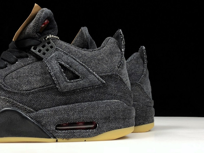 Jordan 4 Retro Levi